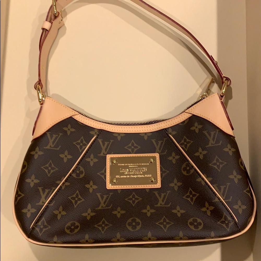 Authentic Louis Vuitton Thames Monogram PM Bag
